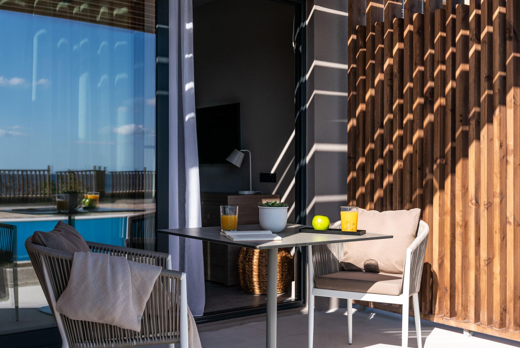Elissa Adults-Only Lifestyle Beach Resort Kallithéa Dış mekan fotoğraf A balcony at the hotel