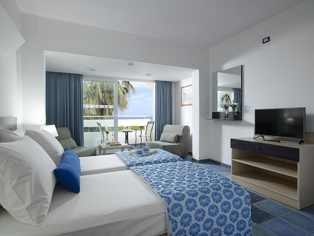 Elissa Adults-Only Lifestyle Beach Resort Kallithéa Dış mekan fotoğraf A typical hotel room