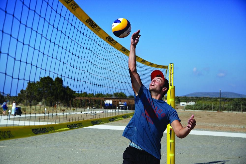 Elissa Adults-Only Lifestyle Beach Resort Kallithéa Dış mekan fotoğraf A player serves the ball